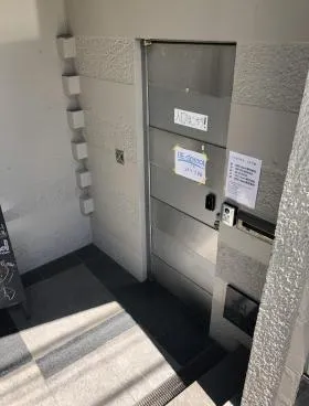 ニシカワビルの外観