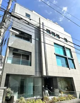 アヌシー青山ビルの外観