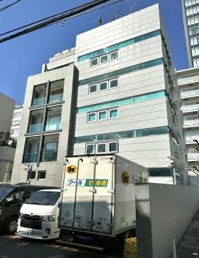 アヌシー青山ビルの外観