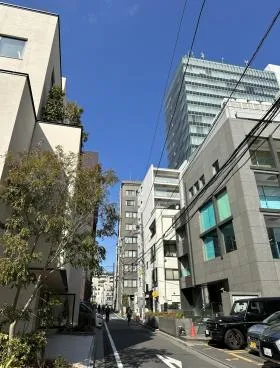 アヌシー青山ビルの外観