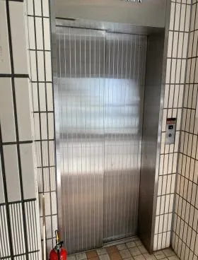代々木T-FLATの外観