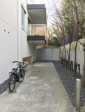 THE SCAPEビルの外観