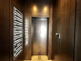 TH西新宿ビルの外観