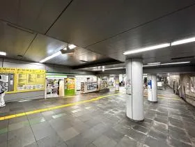 都営大江戸線「新宿西口駅」