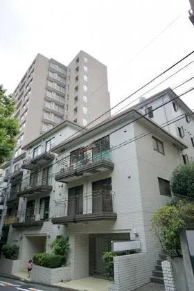 クレール東郷坂の外観