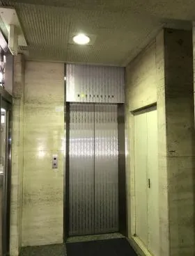 天間ビルの外観