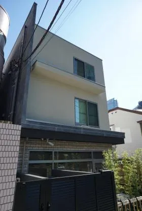 丹波谷六彩居ビルディングの外観
