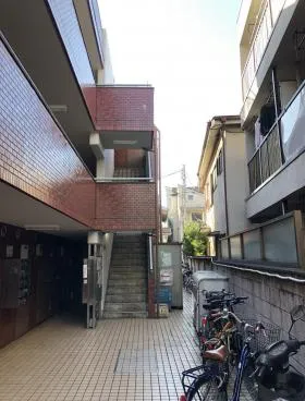 ユースフル学芸大学の外観