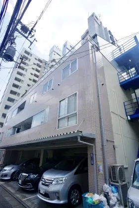 エクセレンス青葉台ビルの外観
