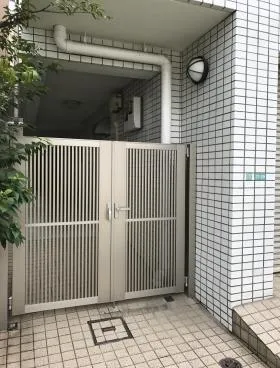 プレステージ中目黒ビルの外観