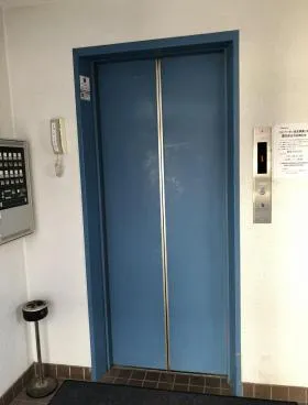 村崎ビルの外観