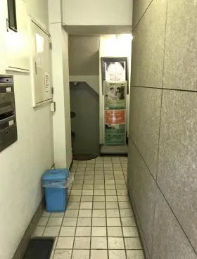 近見ビルの外観