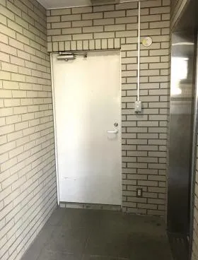 奥富ビルの外観