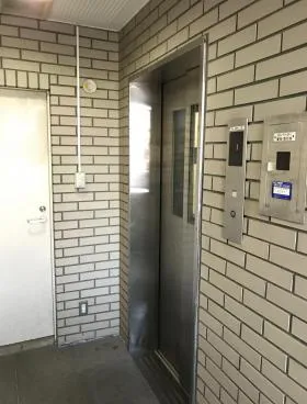 奥富ビルの外観