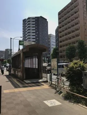 深山ビルの外観