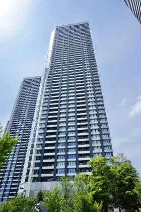 DEUX TOURS CANAL&SPA EAST棟の外観