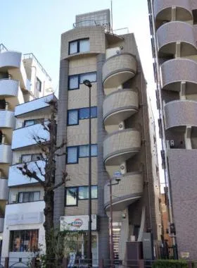 清幸ビルの外観
