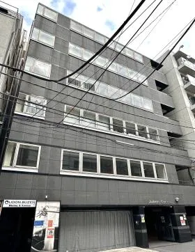 十番コアビルの外観