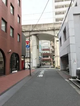 轟ビルの外観