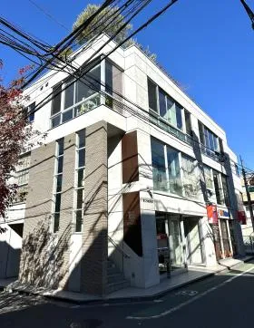 SUN表参道ビルの外観