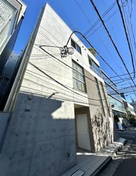 SUN表参道ビルの外観