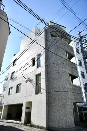 西川ビルの外観