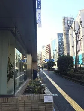 川辺新宿御苑前(旧日本生命新宿御苑前)ビルの外観