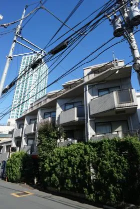 マイスタークエーレ西新宿の外観