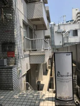 リープ新宿ビルの外観