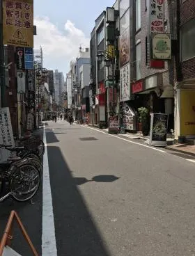 三経42ビルの外観