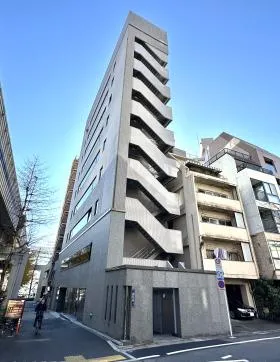 プラスアストルビルの外観