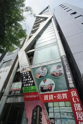 ロスマリンビルの外観