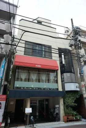 京工房ビルの外観