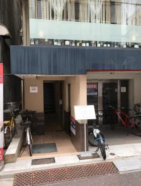 京工房ビルの外観