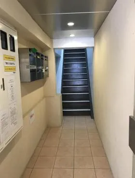 京工房ビルの外観