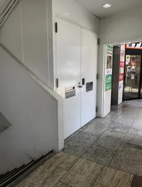 小松ビルの外観