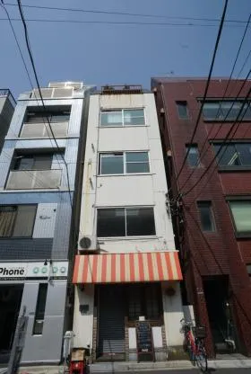 越後屋ビルの外観