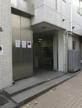 神宮外苑ビルの外観