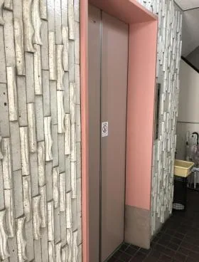 TSビルの外観