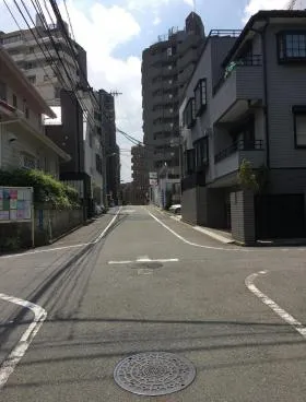 長山記念クリニックビルの外観