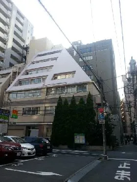 上地ビルの外観