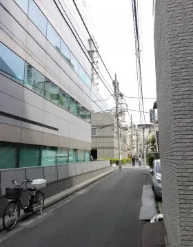 上地ビルの外観