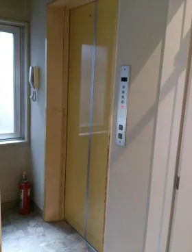 紀州屋ビルの外観