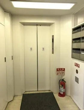 元赤坂知性ビルの外観