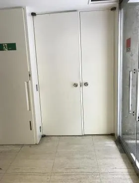 元赤坂知性ビルの外観