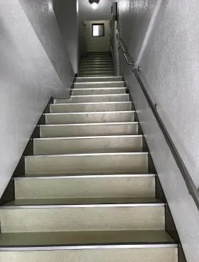 鈴木ビルの外観