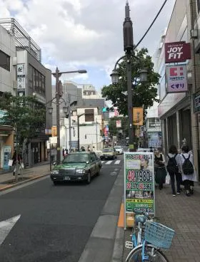 響ビルの外観