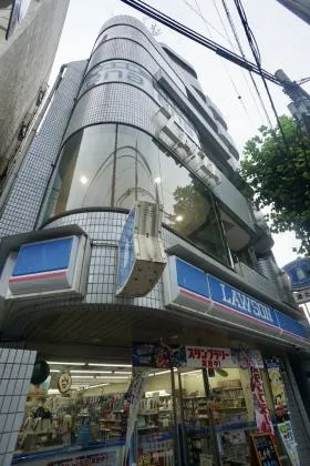 高橋ビルの外観