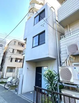 ARK HOUSE Rビルの外観