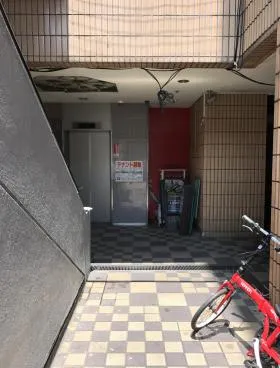 LEE2ビルの外観